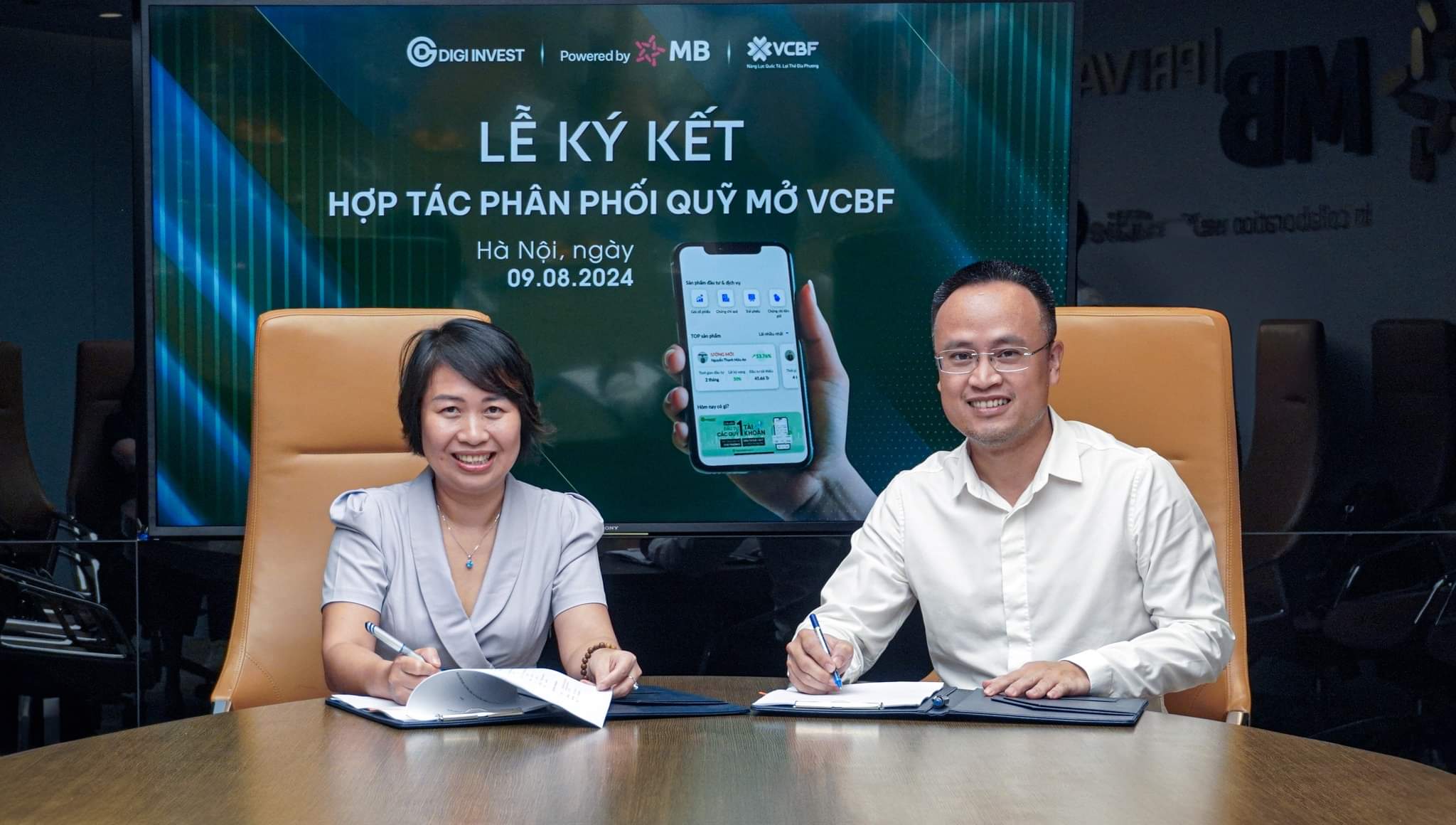 Lễ ký kết hợp tác phân phối chứng chỉ quỹ giữa VCBF và Digi Trading