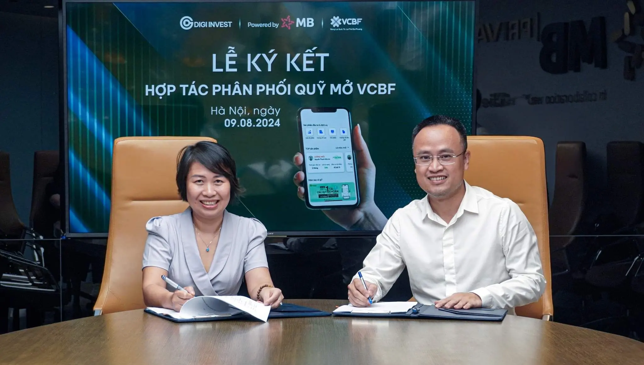 Lễ ký kết hợp tác phân phối chứng chỉ quỹ giữa VCBF và Digi Trading